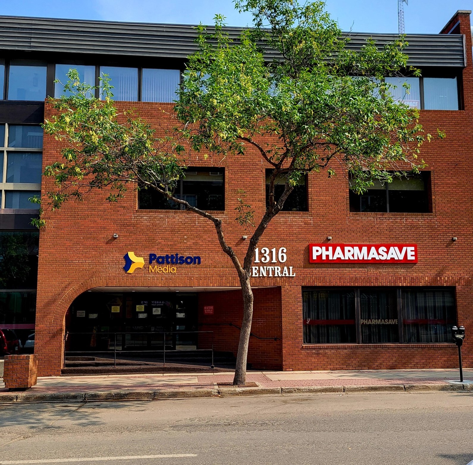 store-info